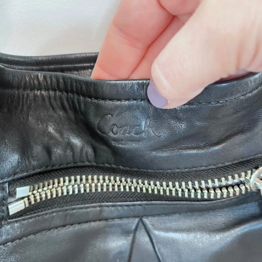 Coach Black Leather Pleated Hobo Shoulder Bag With Silver Hardware & Inner Zip P